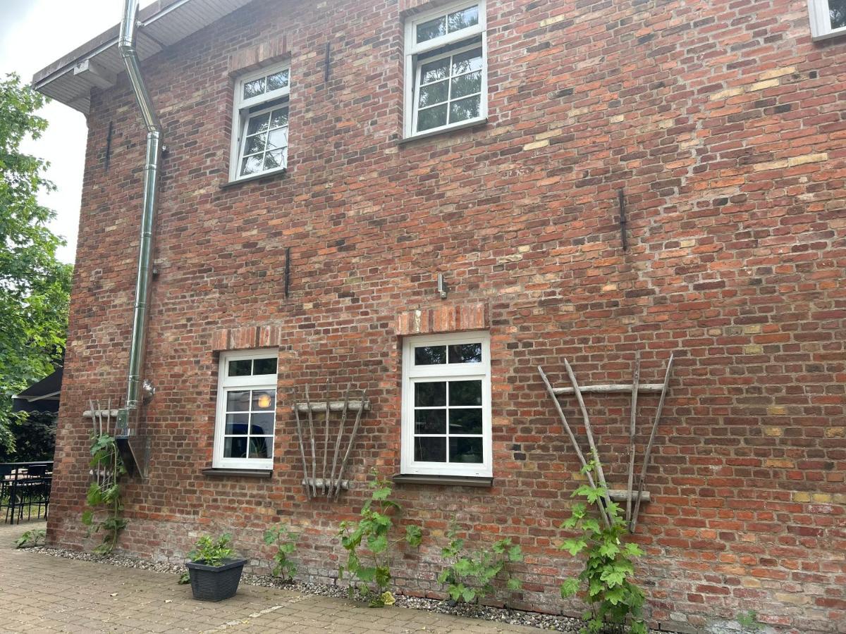 Ferienwohnungen Poppelvitz Altefähr 外观 照片