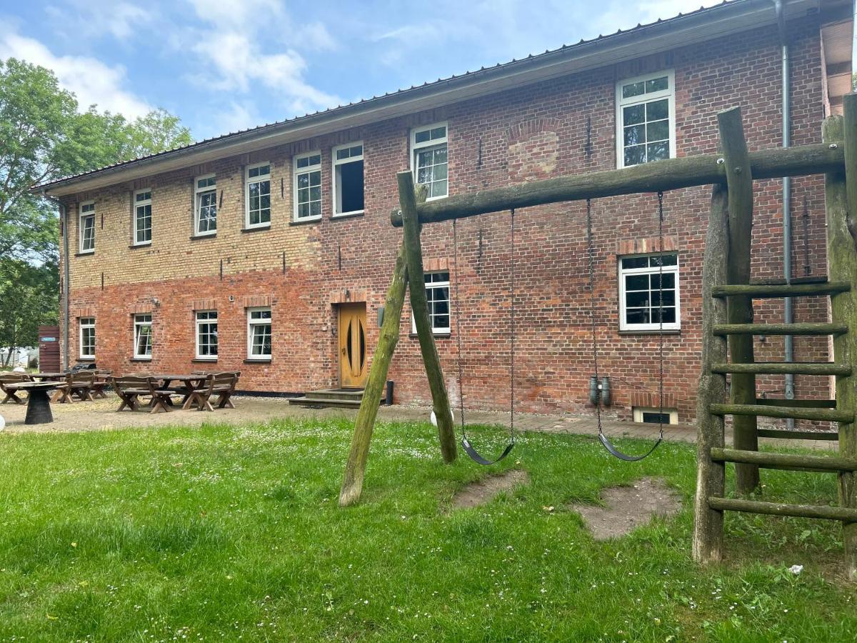 Ferienwohnungen Poppelvitz Altefähr 外观 照片